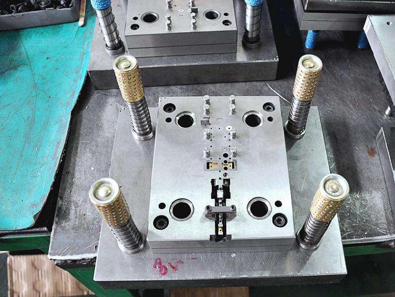 金平模具制造-01